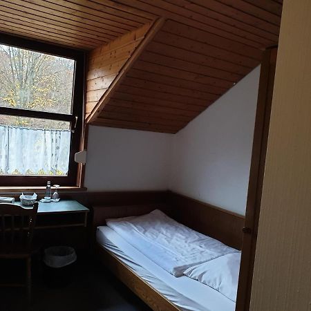 Autobahnraststatte Und Hotel Riedener Wald Ost Hausen  ภายนอก รูปภาพ